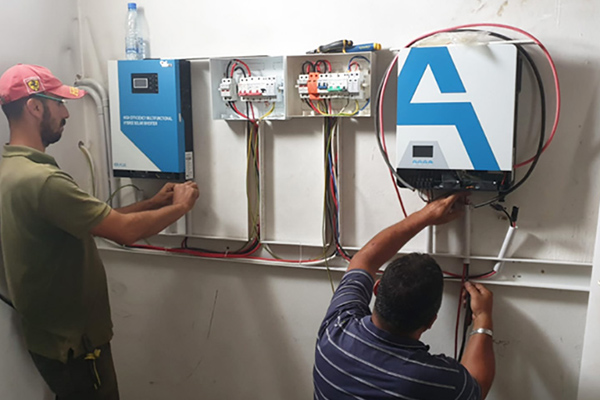 400 Sets Of Hybrid Inverters In Lebanon
