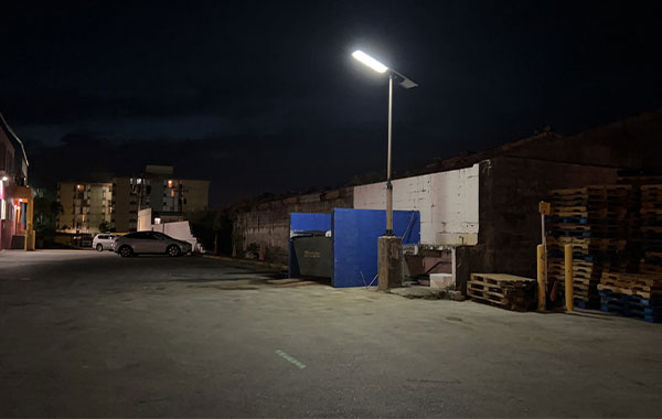 50 Sets of SLZ Solar Street Lights In America