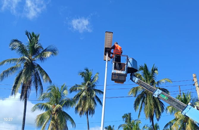 Проєкт сонячного вуличного освітлення Anern Tanzania SLZ 100W