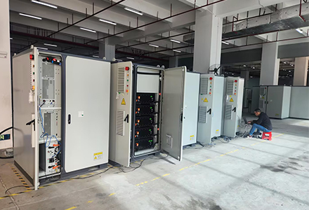 ANERN 30-100KW заводська система комерційного зберігання енергії на літієвих батареях